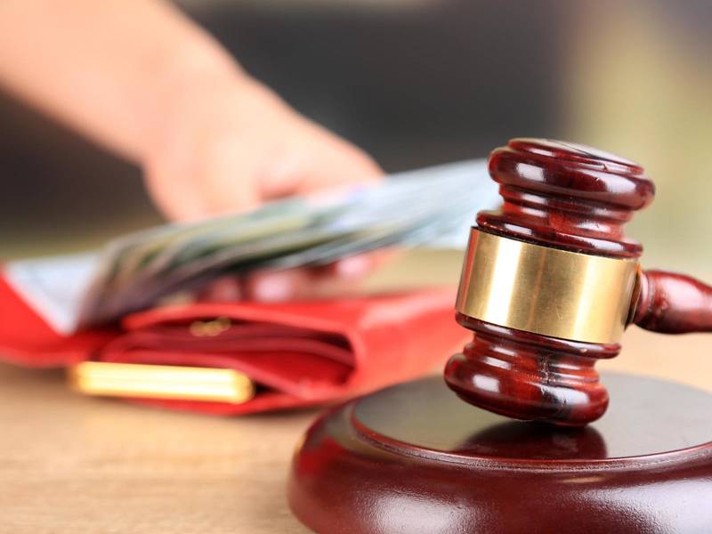 上海劳动仲裁律师：入职半个月未签劳动合同，工资应否支付？