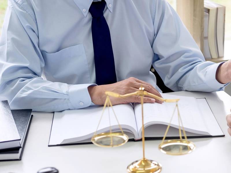 上海劳动仲裁律师：未按劳动合同履行的赔偿解析