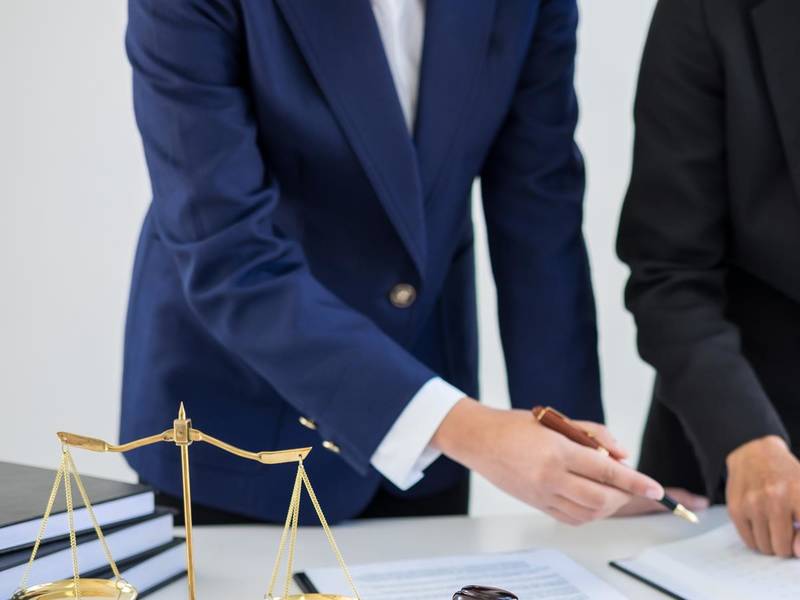 劳动合同到期不想续签是否有补偿——上海劳动仲裁律师的专业解读
